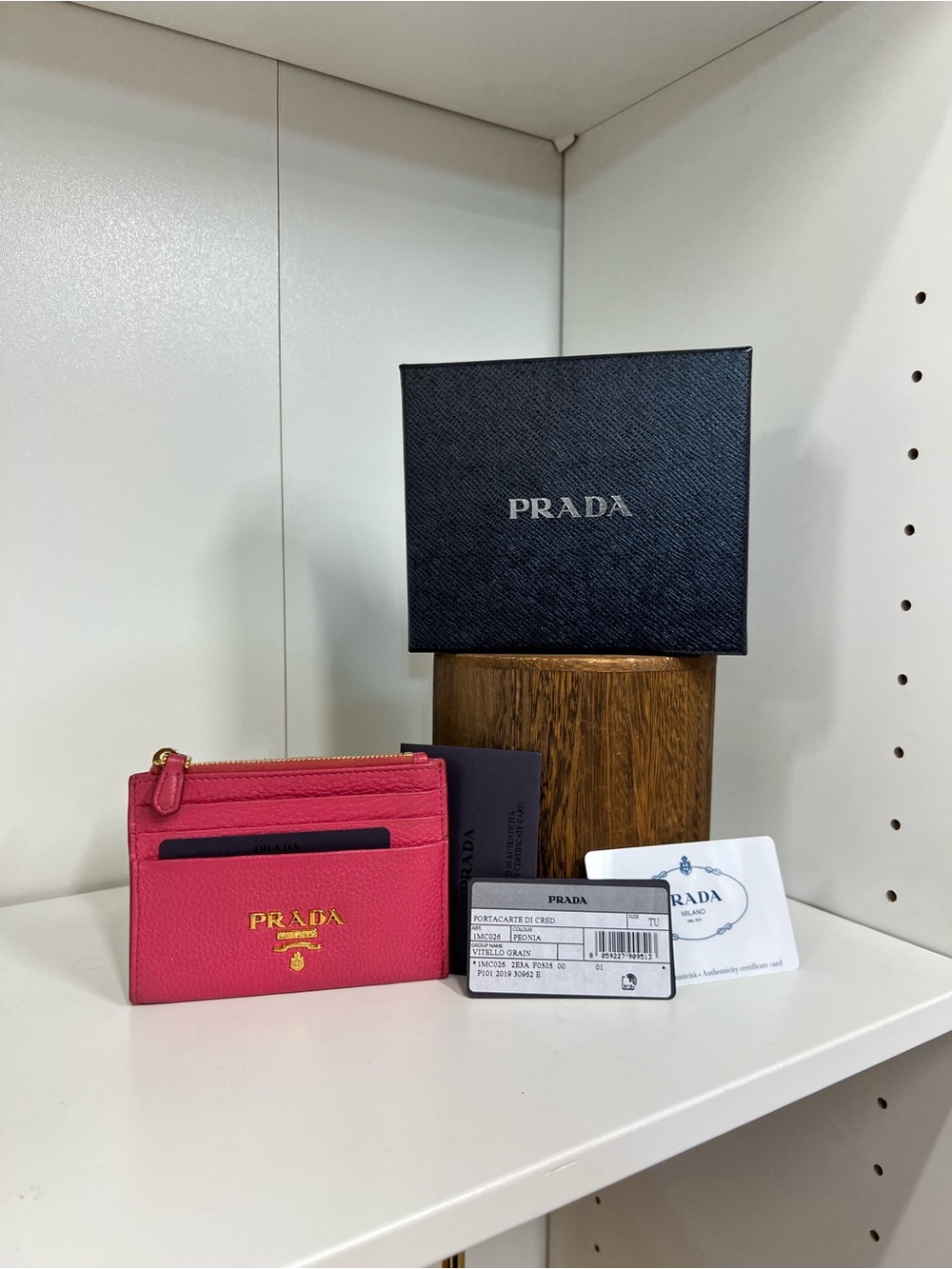 🔥🔥 PRADA Saffiano Leather Cardholder in Pink with box and cards